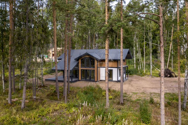 Дом 257 м² на участке 15 сот.