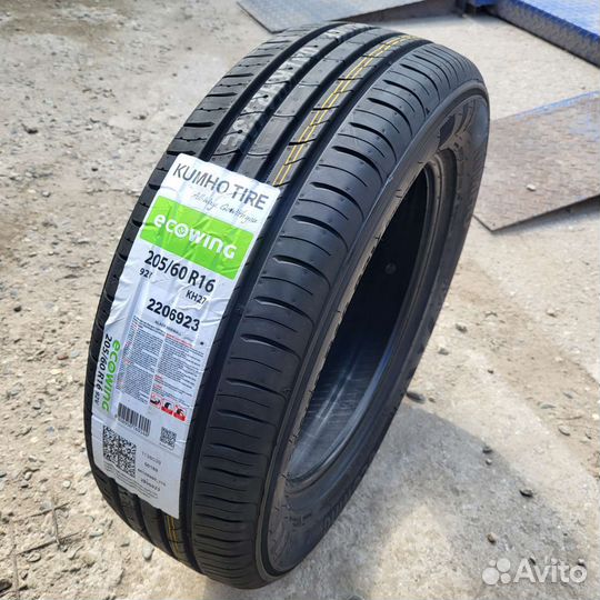 Kumho Ecowing ES01 KH27 205/60 R16 92V