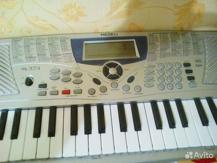 Синтезатор medeli mc37A