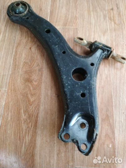 Камри 40 -50-55кузов нижний рычаг