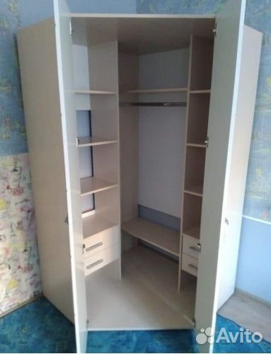 Угловой шкаф