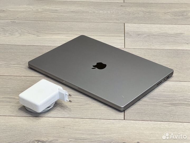 Apple MacBook Pro 16 (2021, M1 Pro) 16 / 512