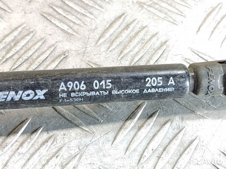 Амортизатор двери багажника Ford Focus 2005-2008