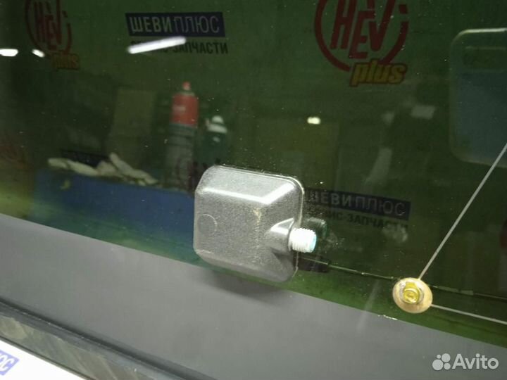 Стекло корпусное заднее Cadillac Escalade