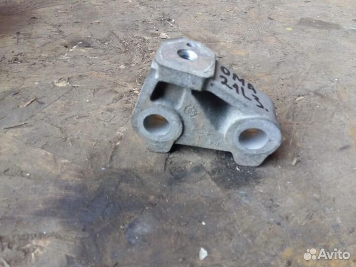 Кронштейн кпп Opel Meriva A 2003-2010