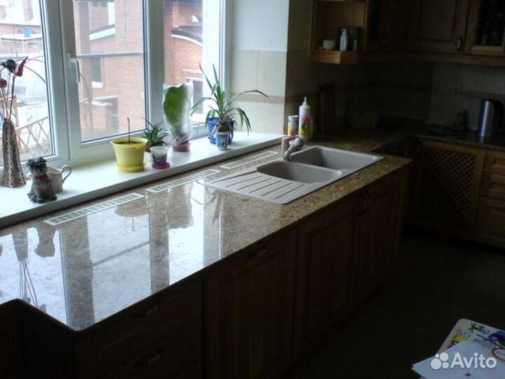 Столешница для кухни черная, из камня