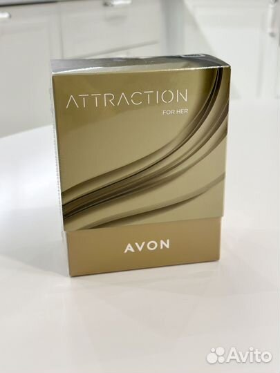 Парфюмерный набор Avon Attraction для нее