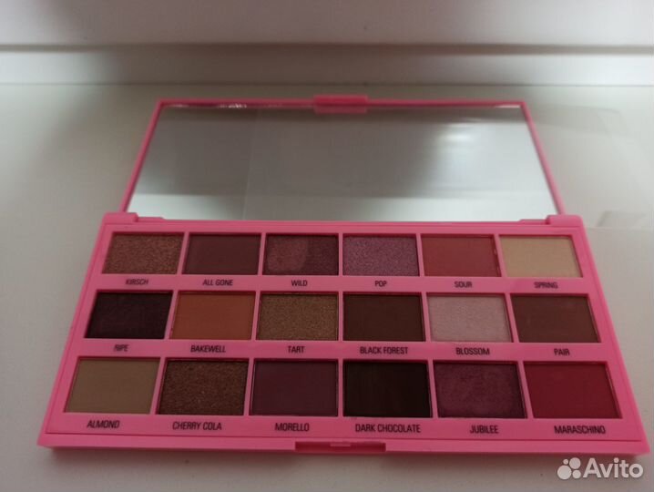 Тени I Heart Revolution пакетом