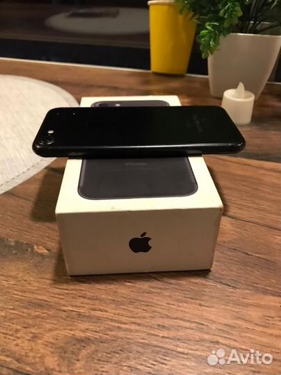 Телефон iPhone 7