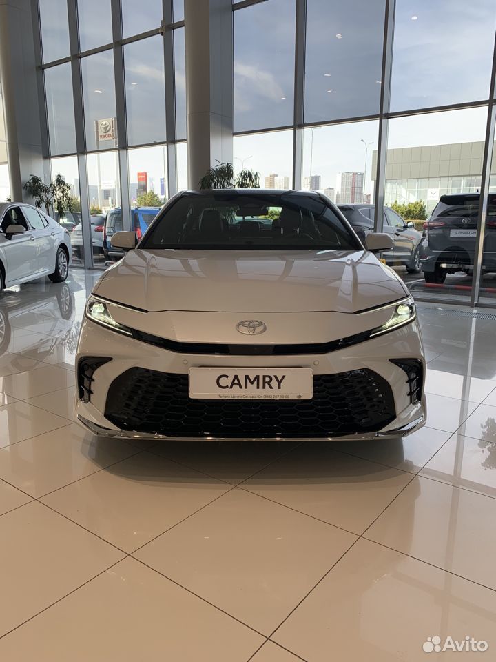 Toyota Camry 2.0 CVT, 2024