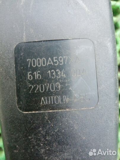 Фиксатор ремня Mitsubishi Colt