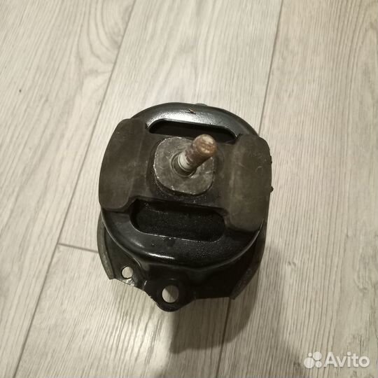 Подушка крепления двигателя BMW X5 E70 X6 E71 3.0D