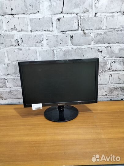 Монитор Samsung