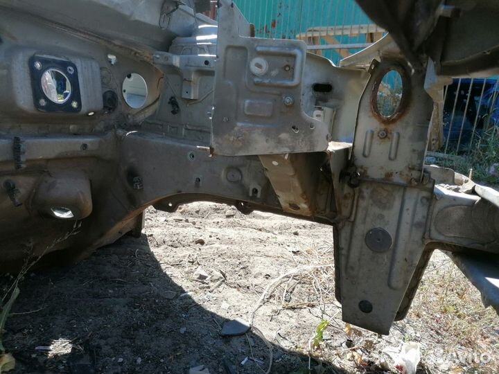 Лонжерон Renault sandero Лев