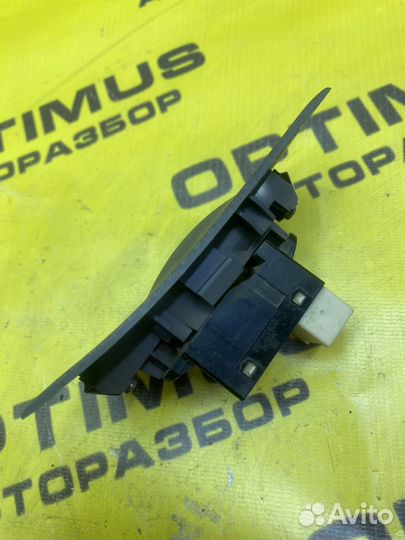 Кнопка стеклоподъемника зад прав Hyundai Elantra X