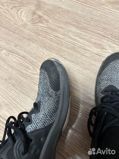 Nike Air Versitile III