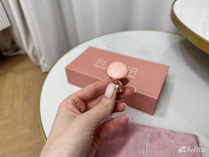 Массажер роллер для лица с функцией вибрации bloor