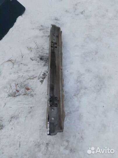 Усилитель заднего бампера Chevrolet Lumina