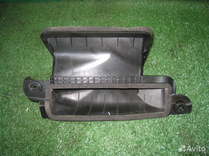 Воздухозаборник Toyota Auris E18 2015