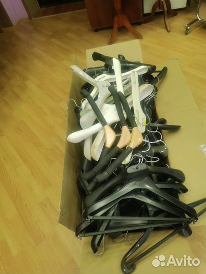 Вешалки плечики