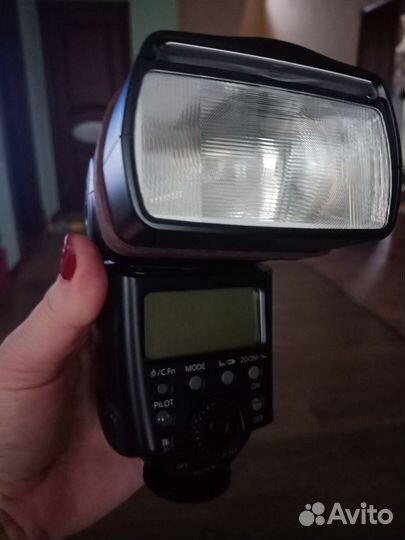 Продаю вспышку Сanon Speedlite 580EX
