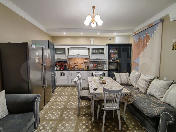 2-к. квартира, 86 м², 1/4 эт.