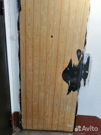 Дверь входная металлическая бу