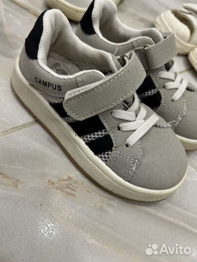 Продам детскую обувь