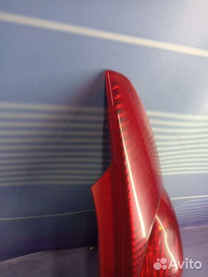 Фонарь правый Peugeot 107