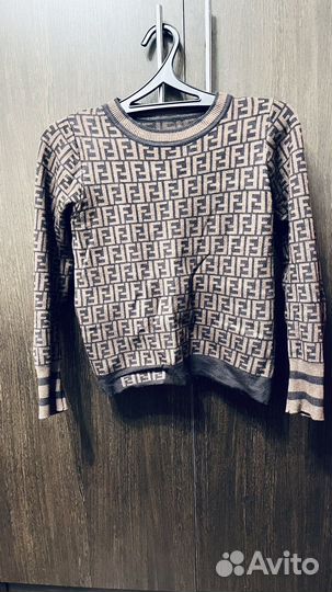 Свитер женский