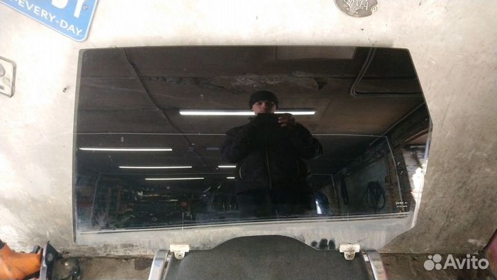 Стекло заднее левое Subaru Tribeca 2008