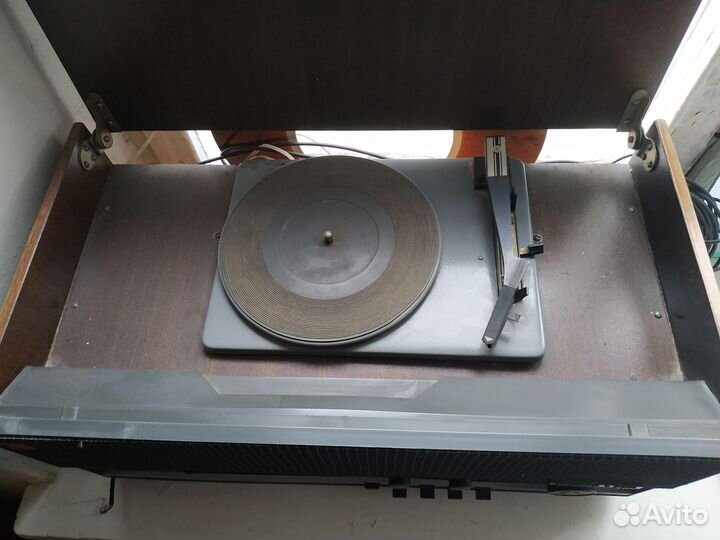 Проигрыватель винила СССР