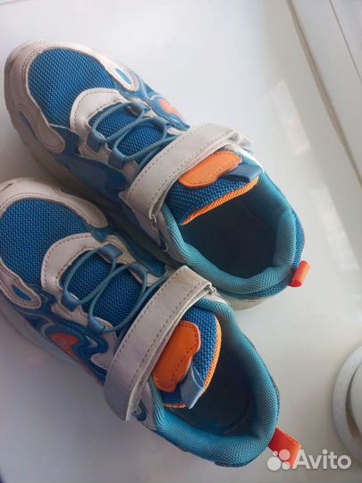 Кроссовки детские