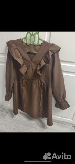 Платье с рюшами новое