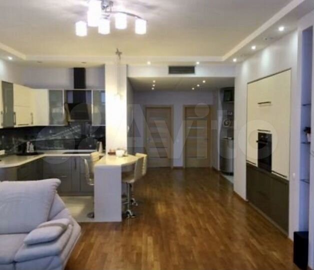 3-к. квартира, 100 м², 5/6 эт.