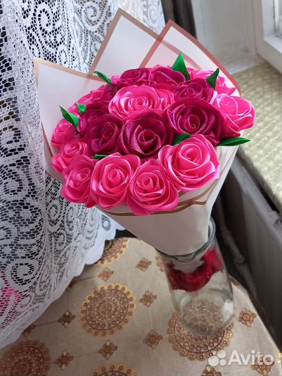 Атласные розы