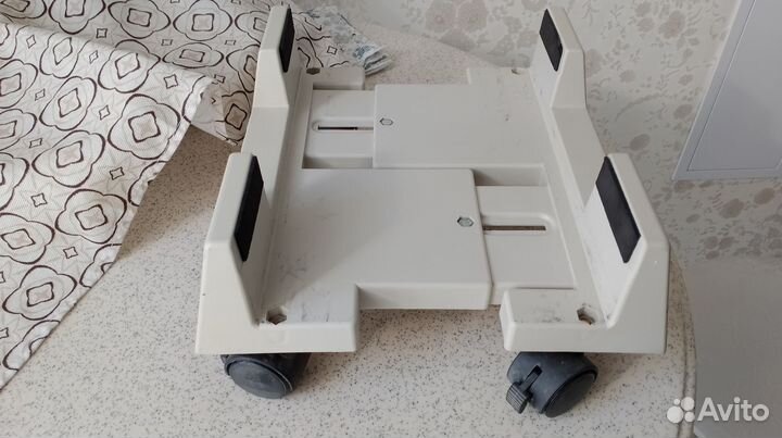 Раздвижная подставка для блока компьютера