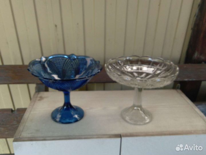 Ваза для фруктов на ножке цветное стекло СССР