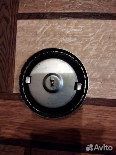 Крышка топливного бака от фуры