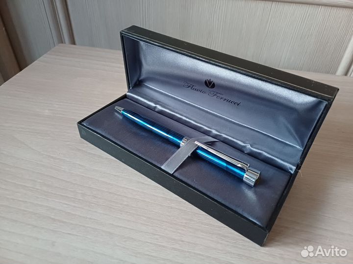 Ручка шариковая подарочная