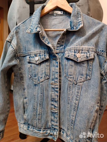 Джинсовая куртка размер m