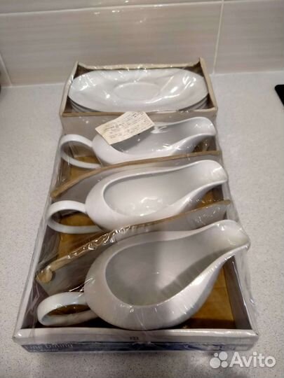 Фарфоровая соусница с блюдцем 440 мл