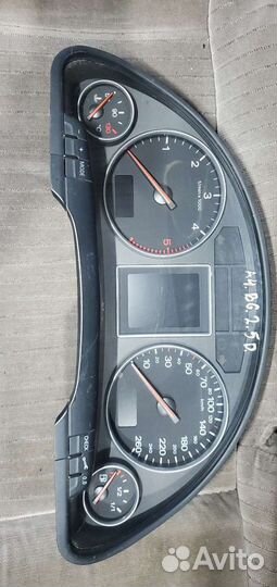 Щиток приборов, приборная панель Audi A4B6 2.5D 8E