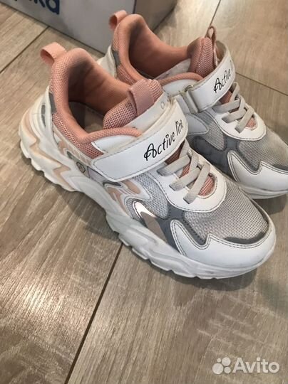 Кроссовки для девочки 35 размер