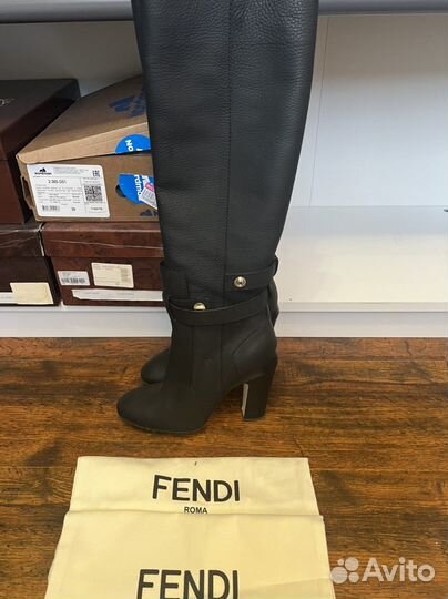 Сапоги 38 демисезонные fendi