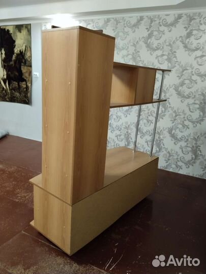 Полка под телевизор