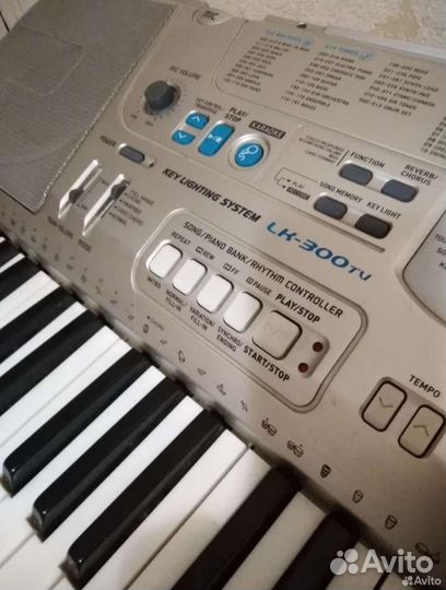 Синтезатор casio lk 300tv