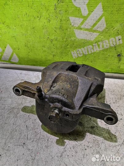 Суппорт передний левый Тойота Хайлендер