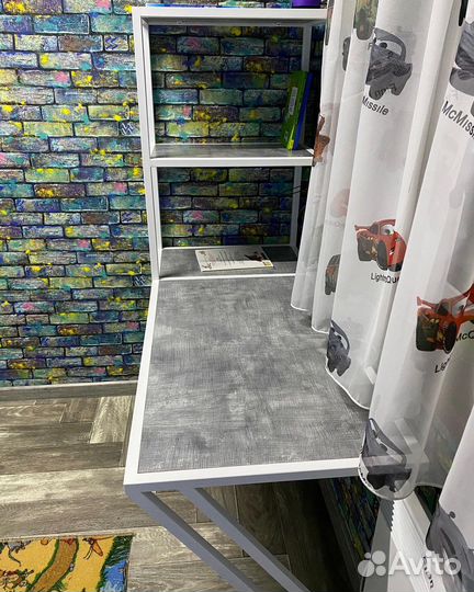 Письменный стол в стиле лофт