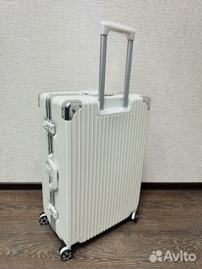 Чемодан без молнии большой новый